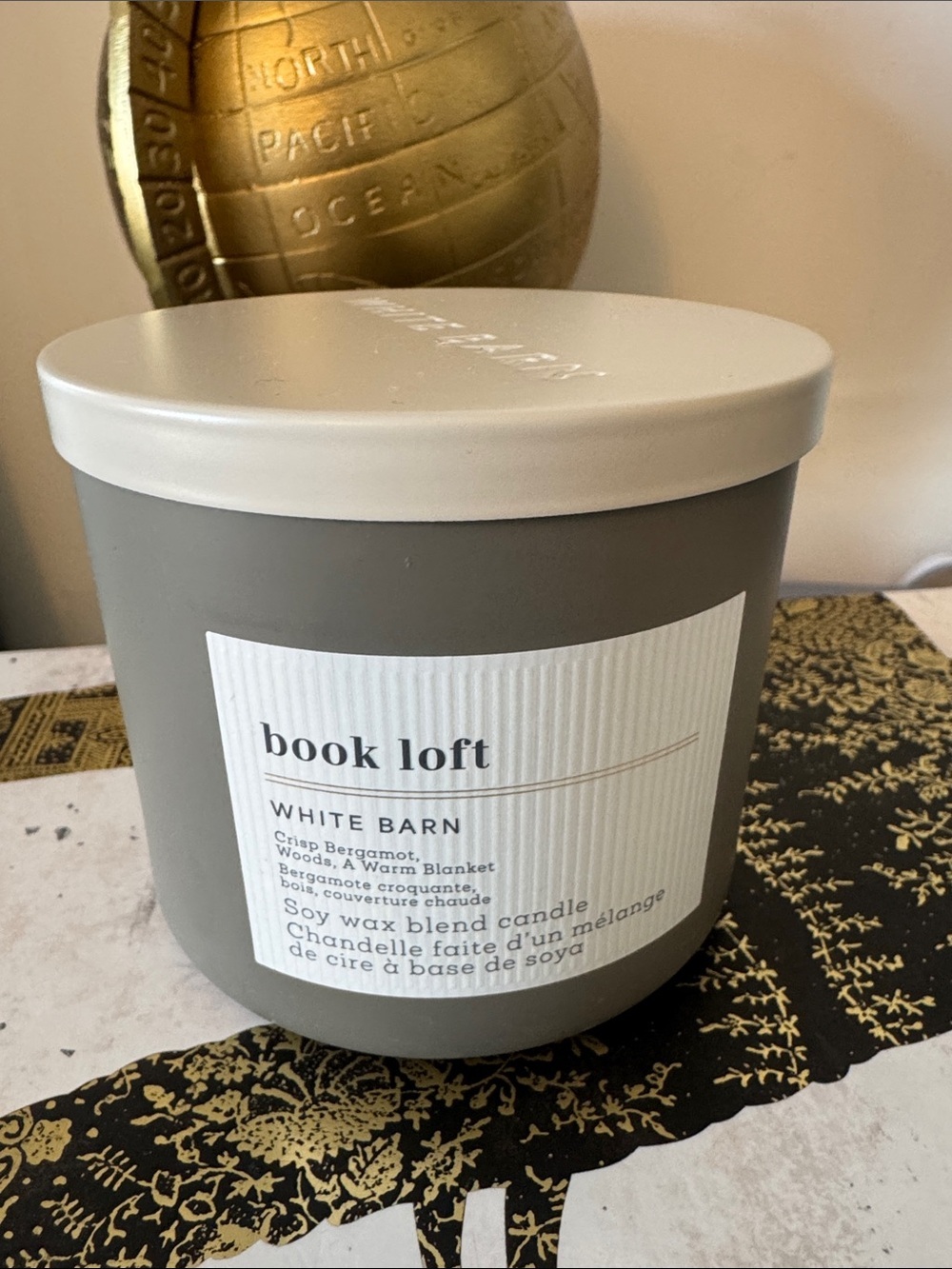 'WHITE BARN' Candle “Book Loft”